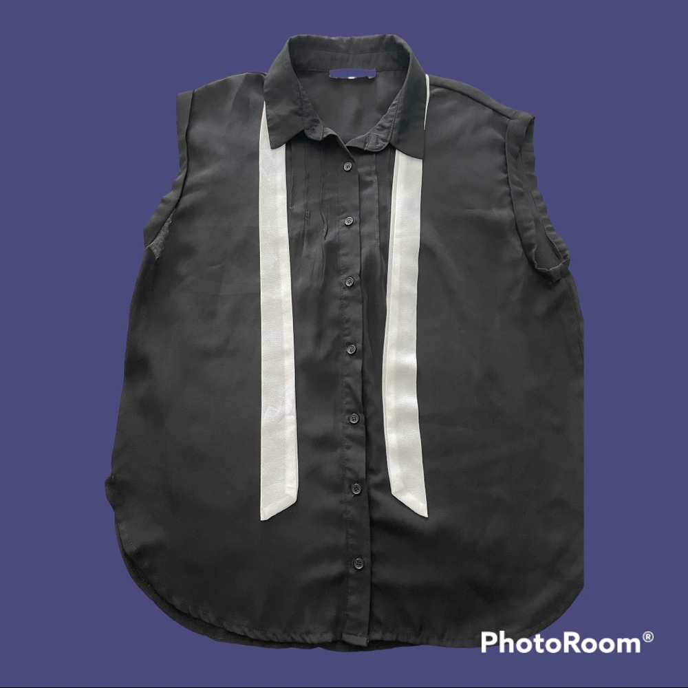 Black sleeveless blouse